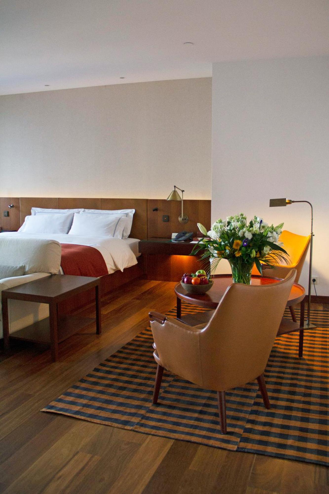 Square Nine Hotel Belgrade Extérieur photo